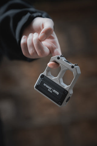 Manker ML02: 1050 Lumens of Multi purpose tactical flashlight